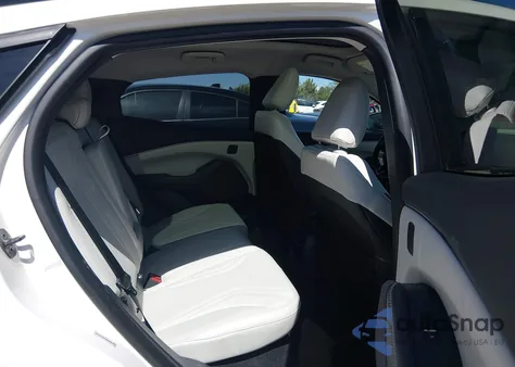 2023 Ford Mustang Mach-E Premium z USA, uszkodzony, nr VIN 3FMTK3SU5PMA09806